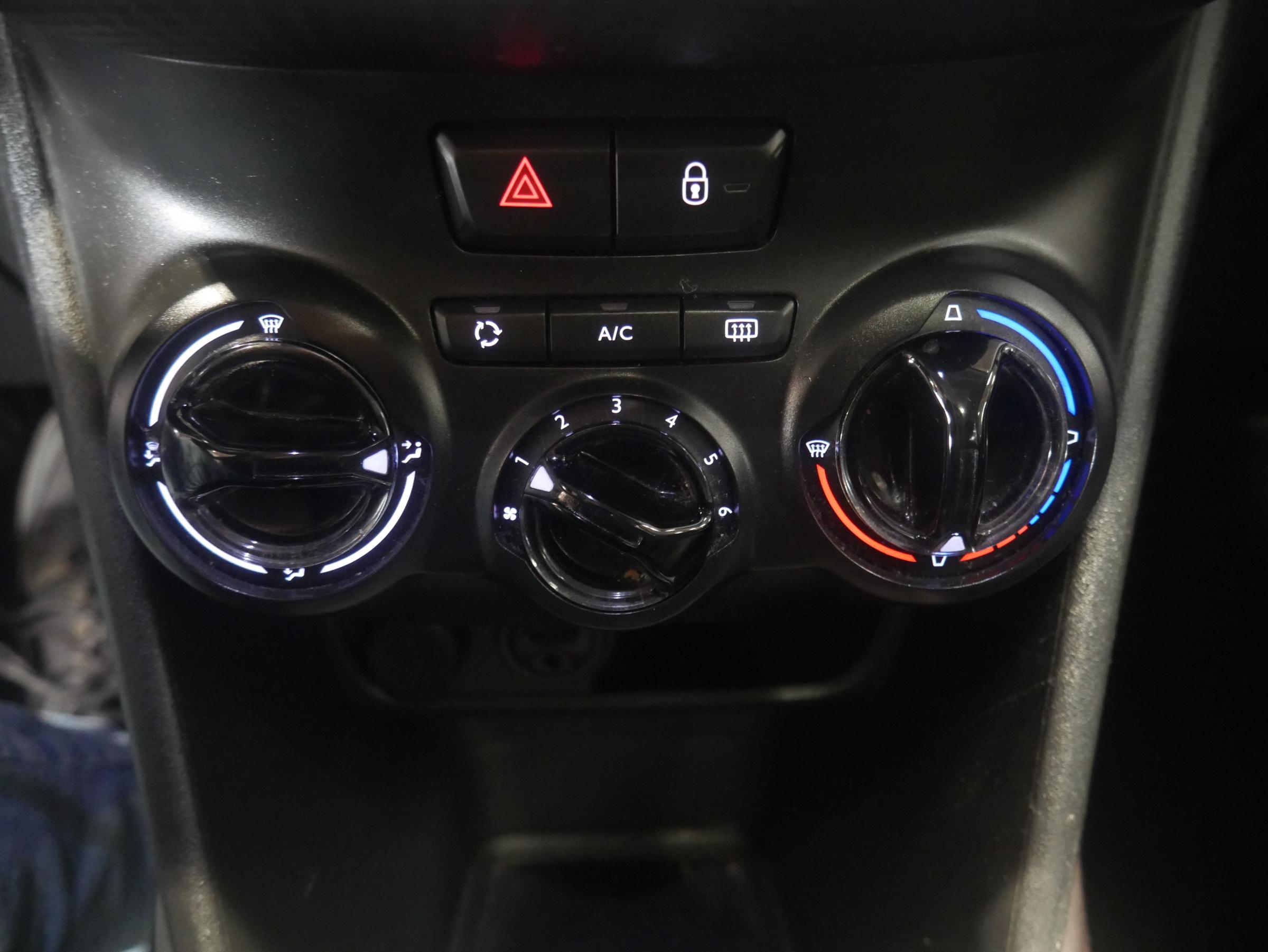 Peugeot 2008, 2013 - pohled č. 17