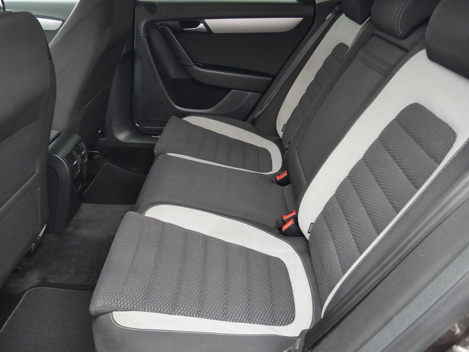 Volkswagen Passat 2.0TDi R-Line