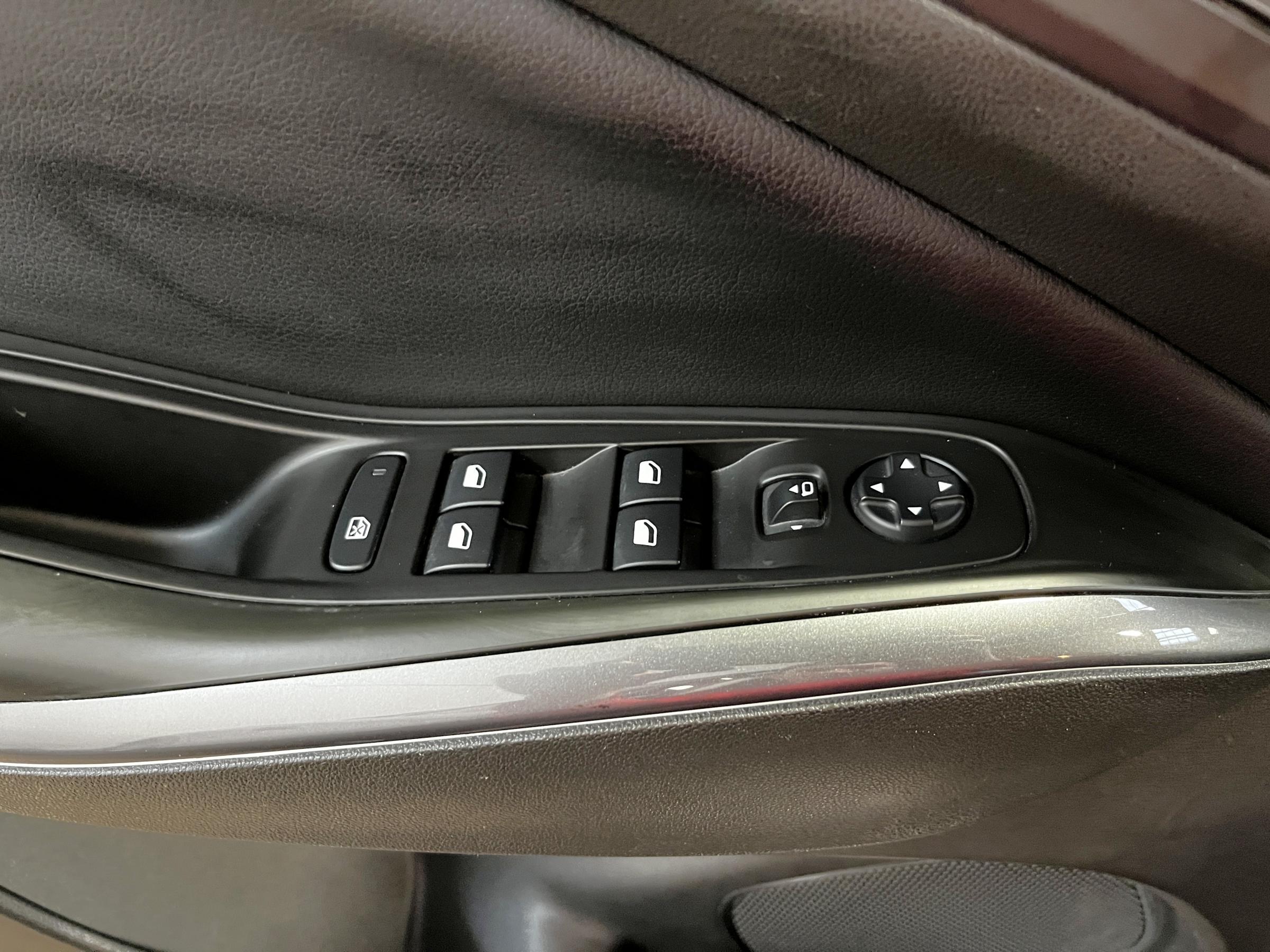 Vauxhall Grandland X, 2018 - pohled č. 12