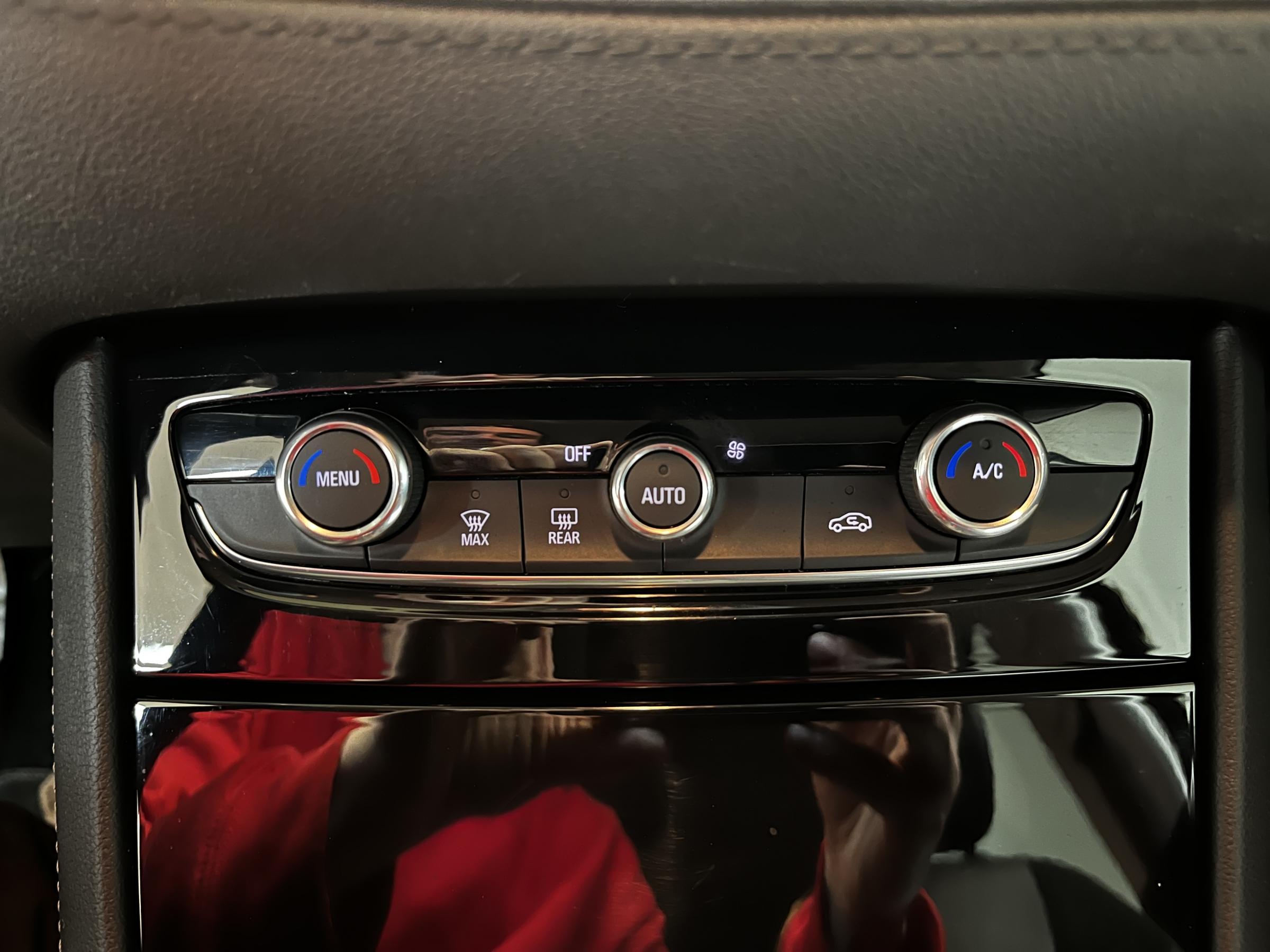 Vauxhall Grandland X, 2018 - pohled č. 15