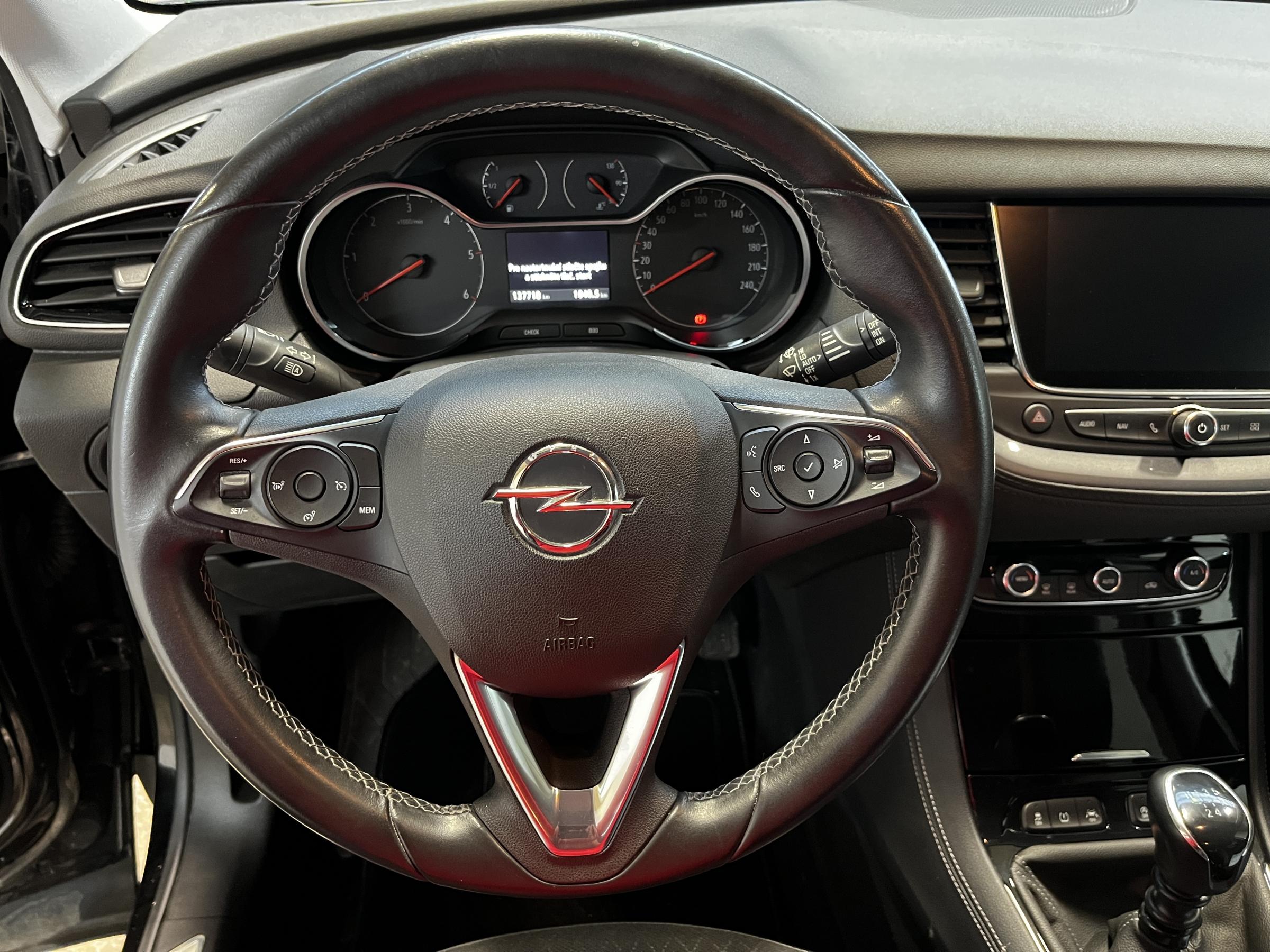 Vauxhall Grandland X, 2018 - pohled č. 16