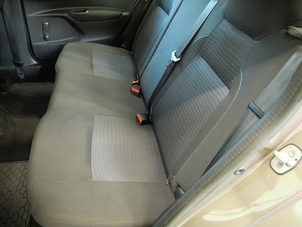 Peugeot 301 1.6i 