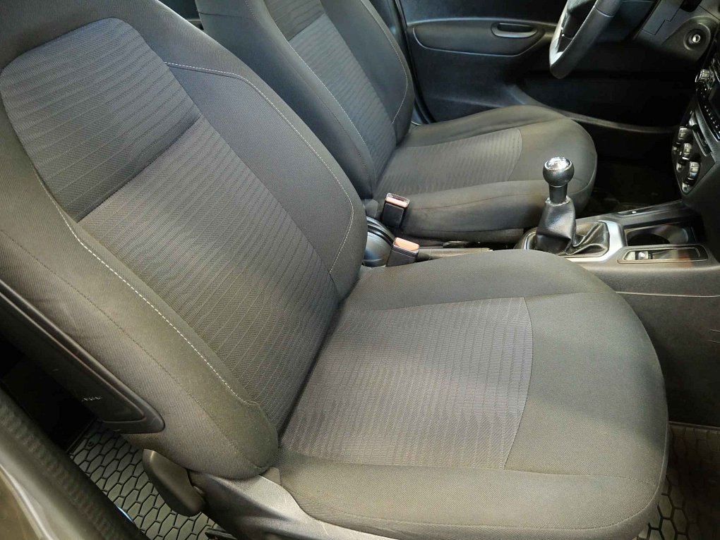 Peugeot 301 1.6i 