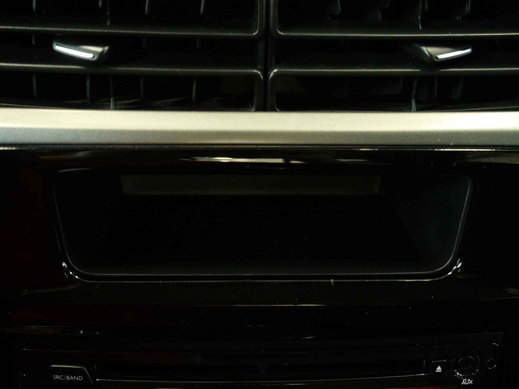Peugeot 301 1.6i 