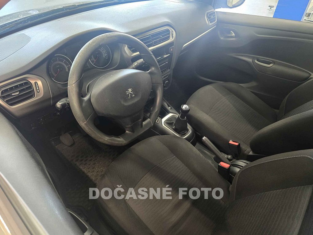 Peugeot 301 1.6i 