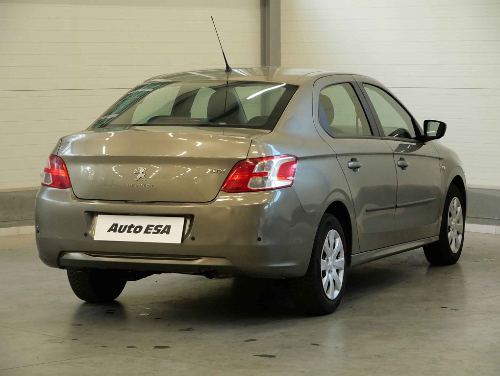 Peugeot 301 1.6i 