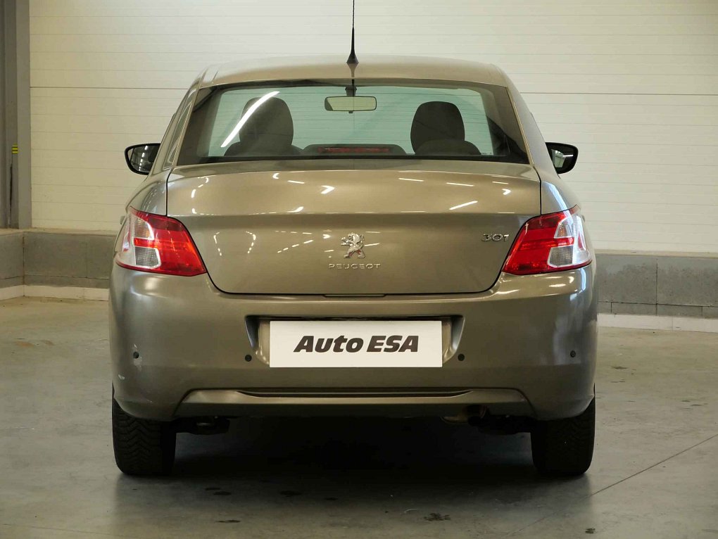 Peugeot 301 1.6i 