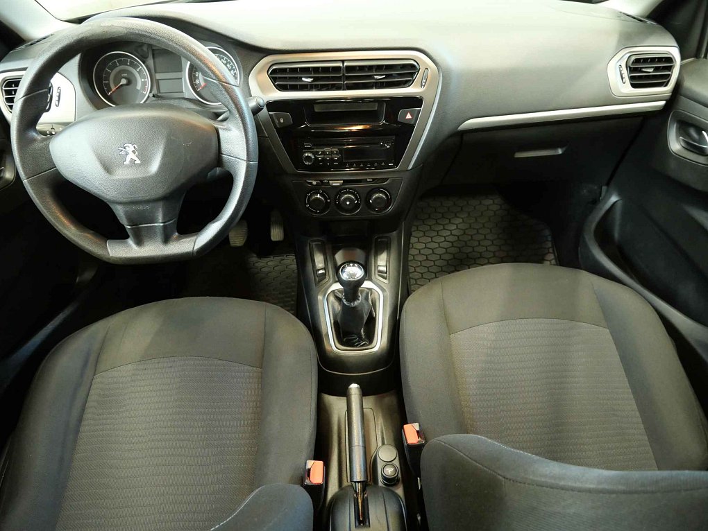 Peugeot 301 1.6i 