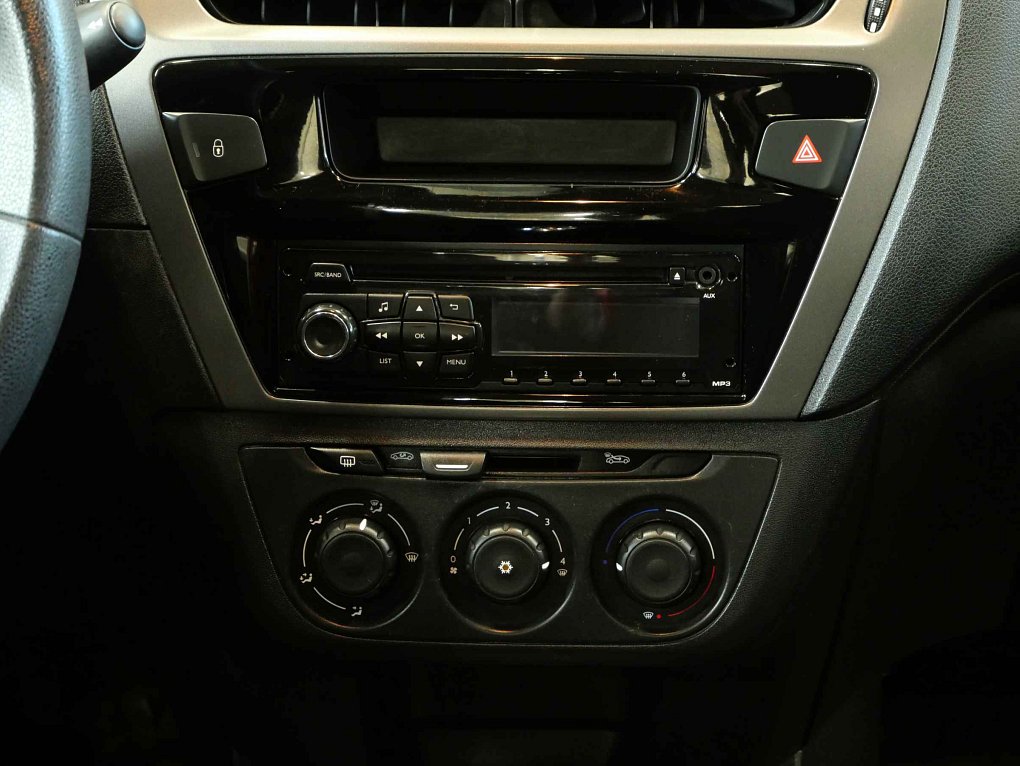 Peugeot 301 1.6i 
