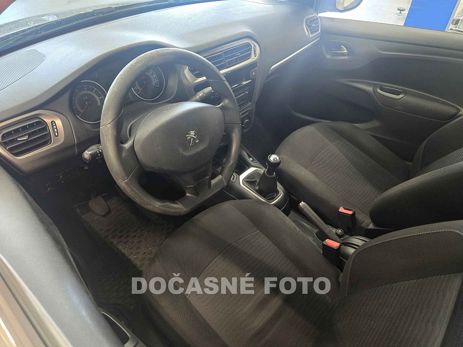 Peugeot 301 1.6i 