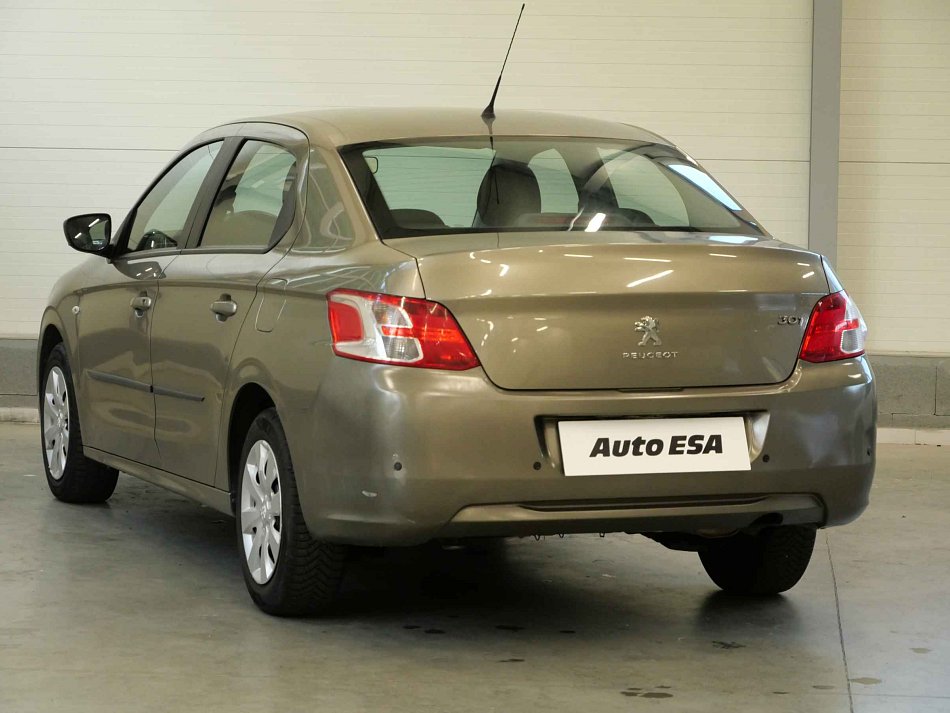 Peugeot 301 1.6i 