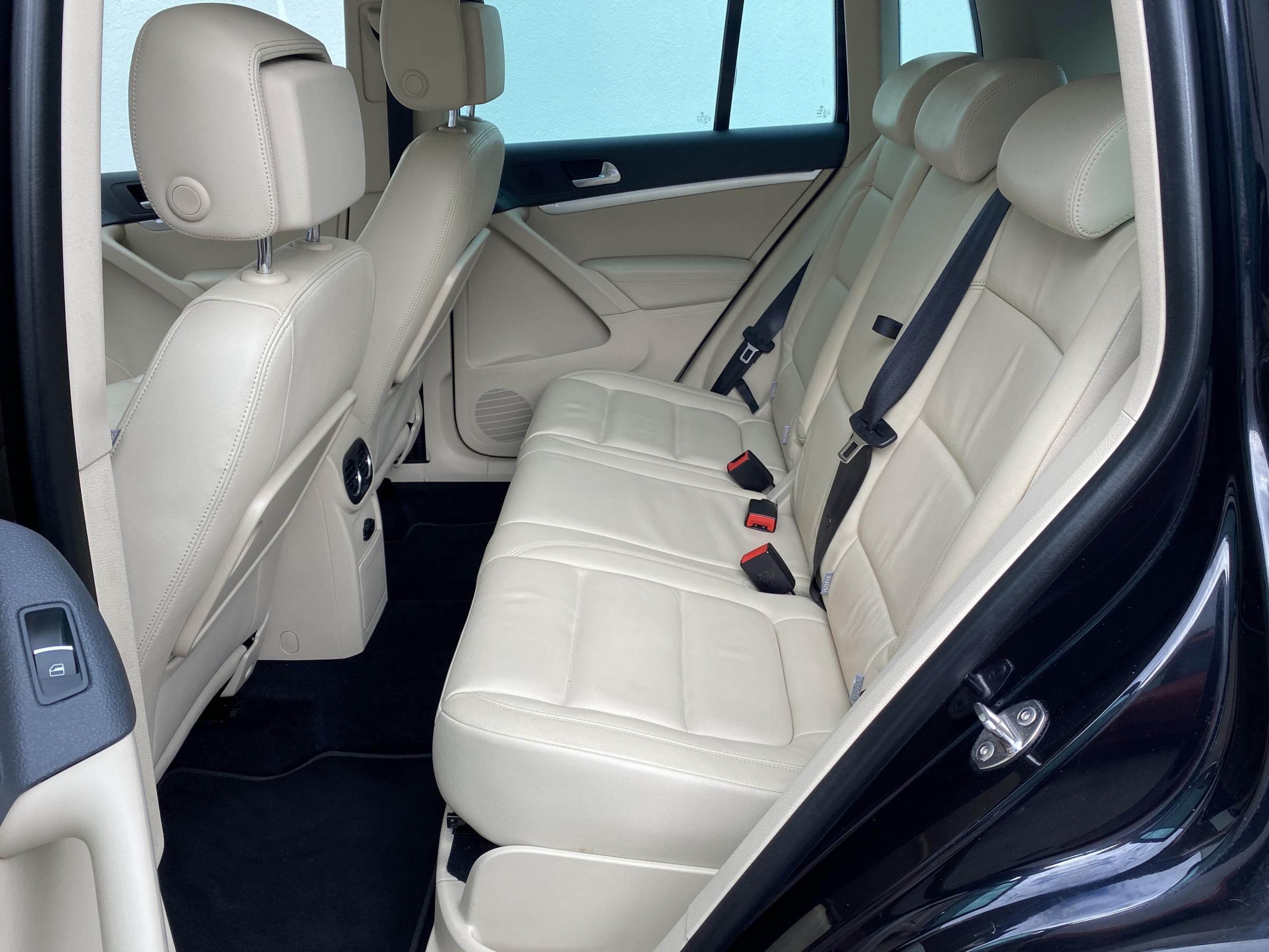 Volkswagen Tiguan, 2012 - pohled č. 13