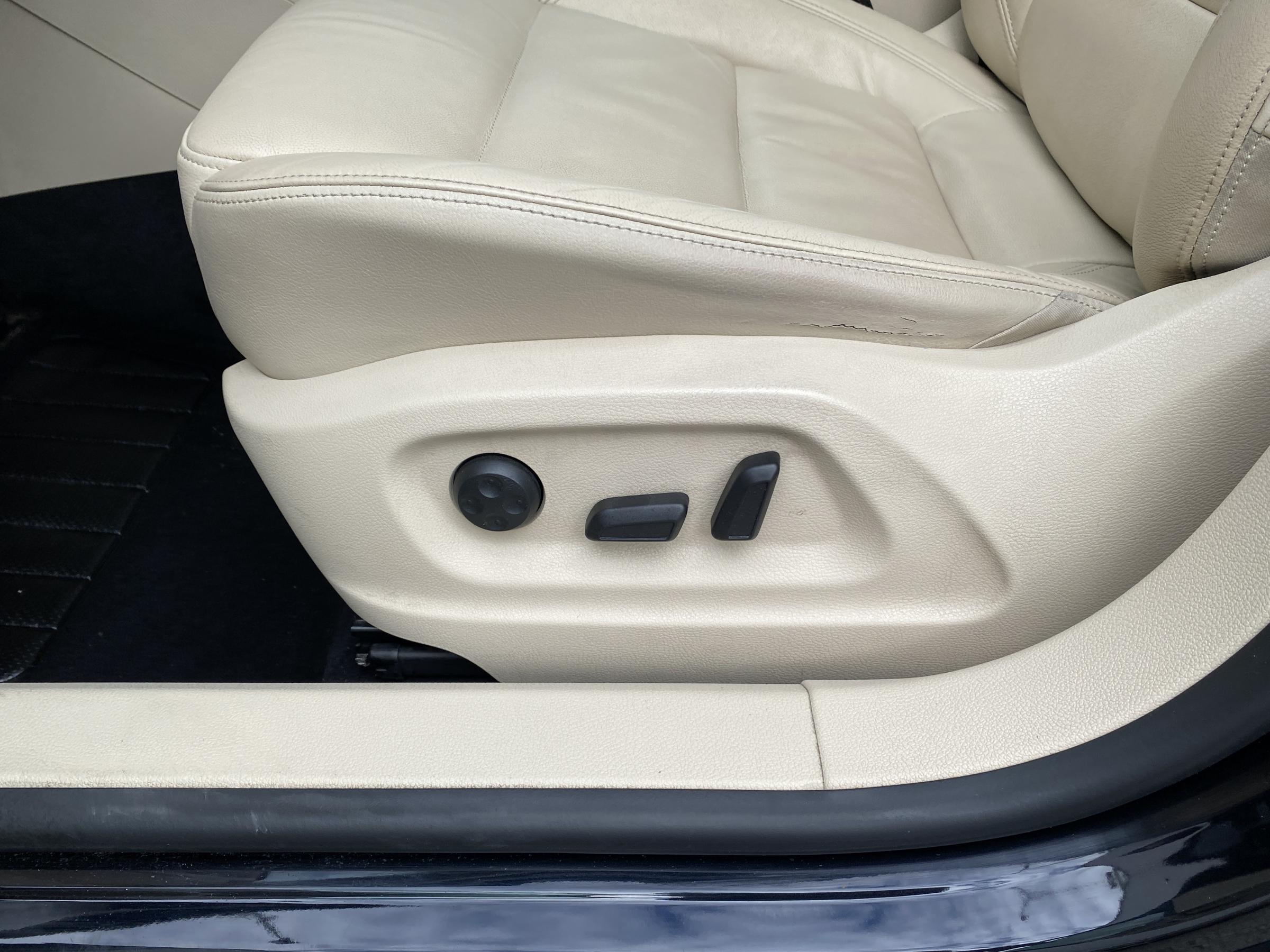 Volkswagen Tiguan, 2012 - pohled č. 15