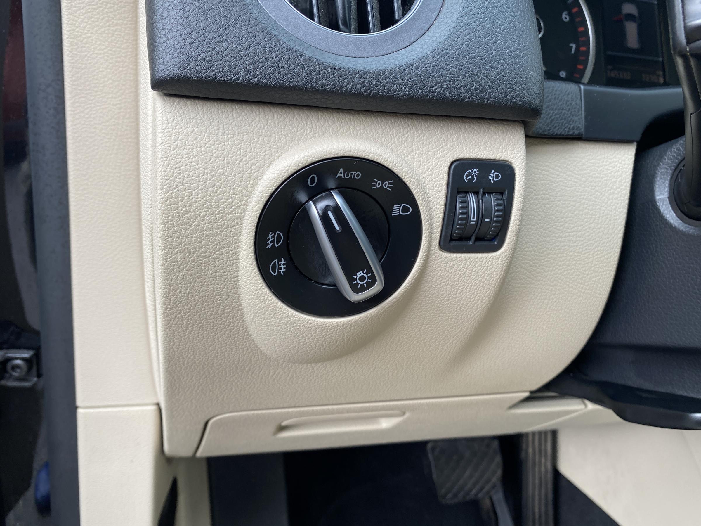 Volkswagen Tiguan, 2012 - pohled č. 16