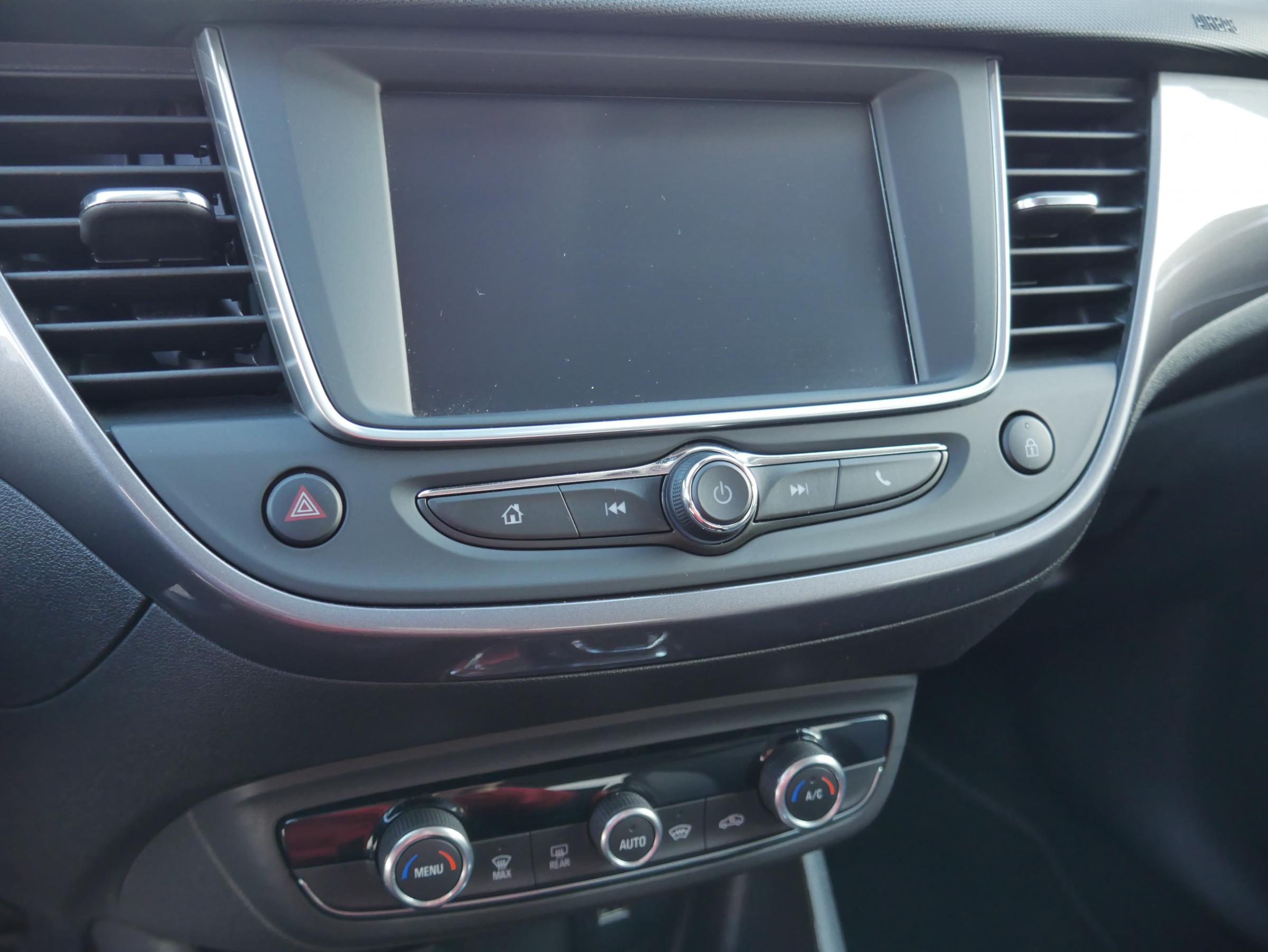 Vauxhall Crossland X, 2018 - pohled č. 11