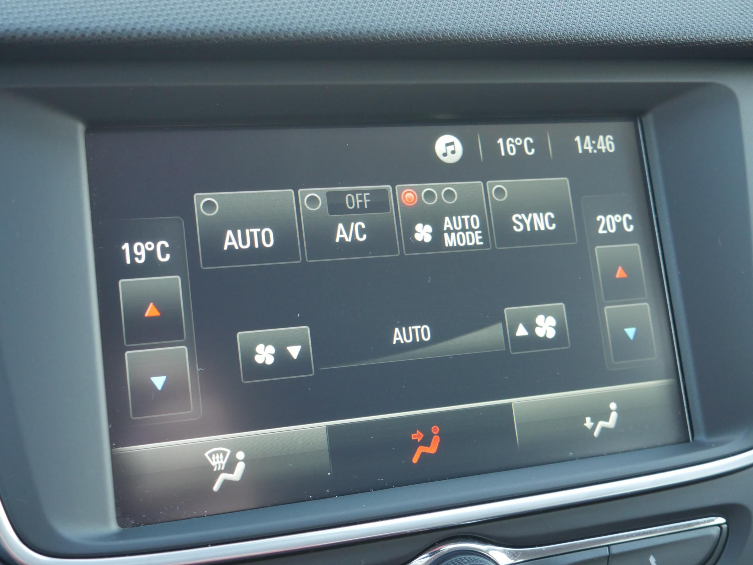 Vauxhall Crossland X, 2018 - pohled č. 14