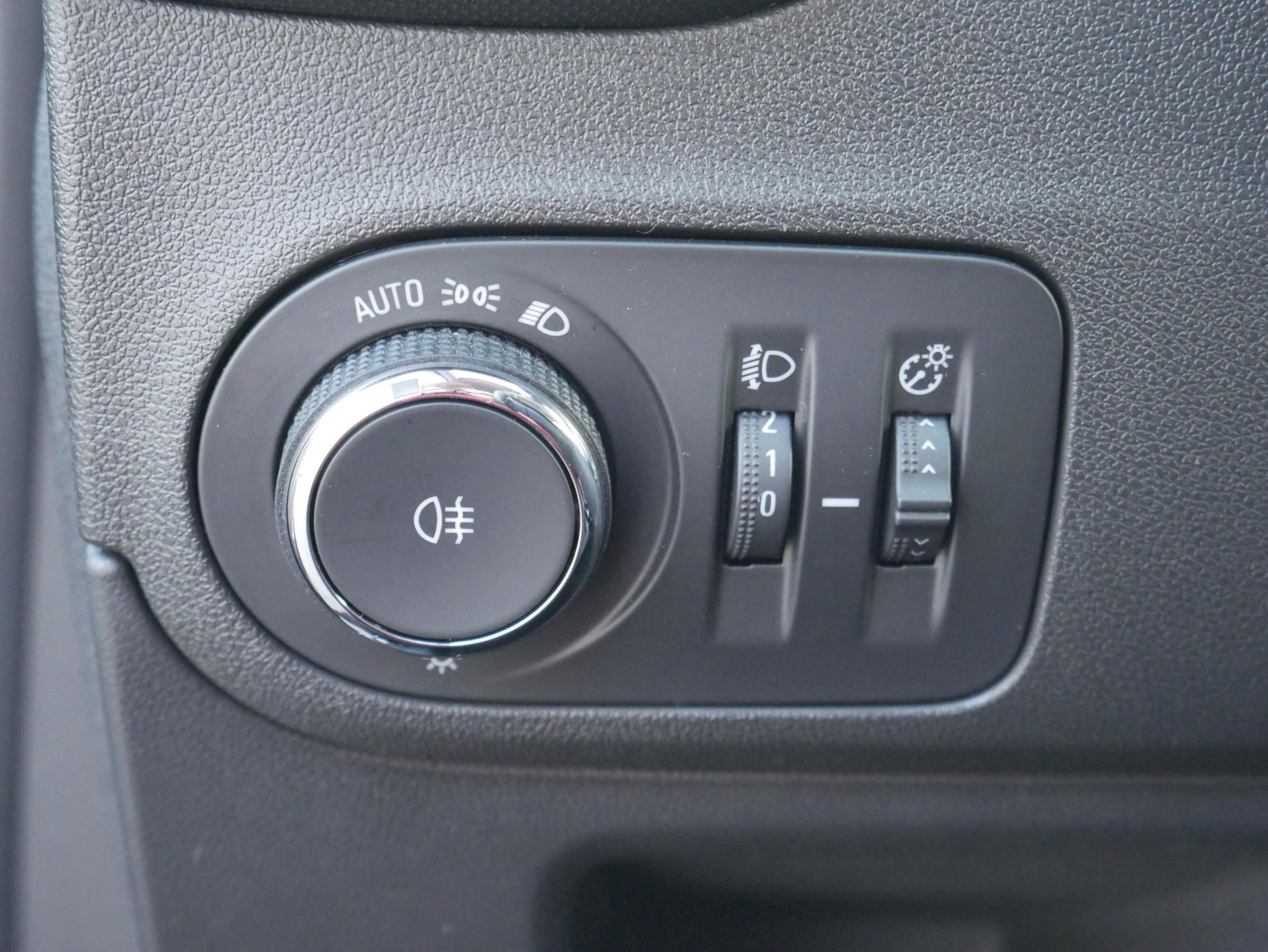 Vauxhall Crossland X, 2018 - pohled č. 17