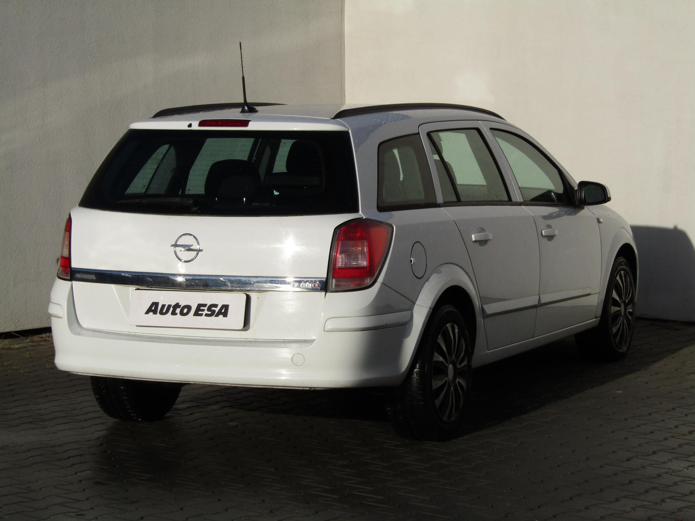 Opel Astra, 2009 - pohled č. 4