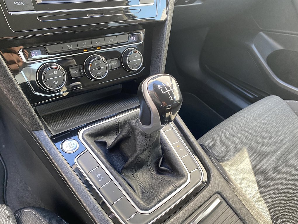 Volkswagen Passat 1.5 TSi Business