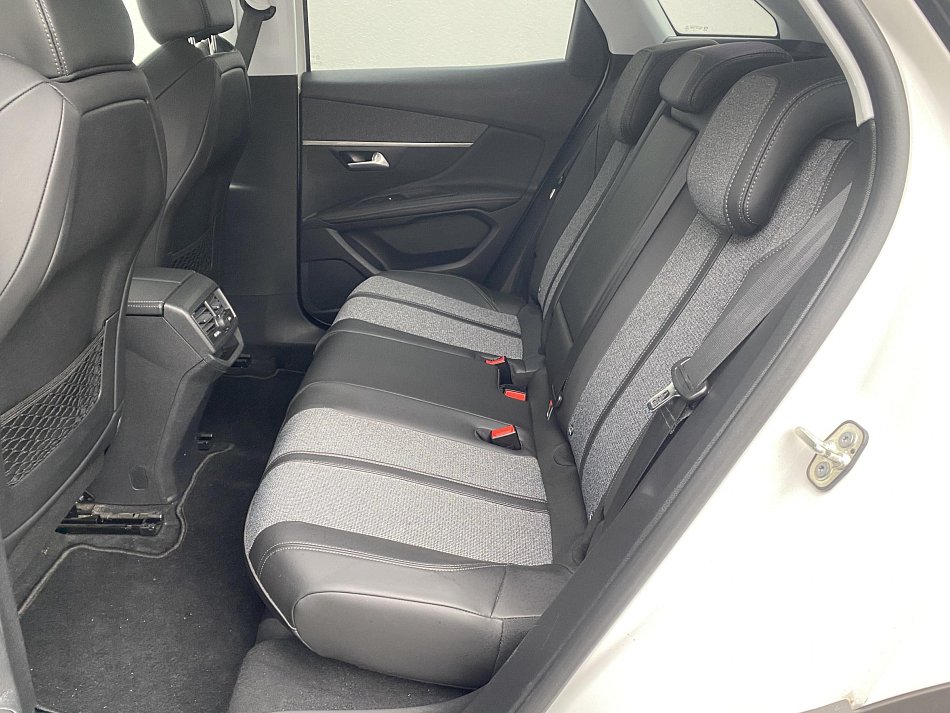 Peugeot 3008 1.2 PT Allure