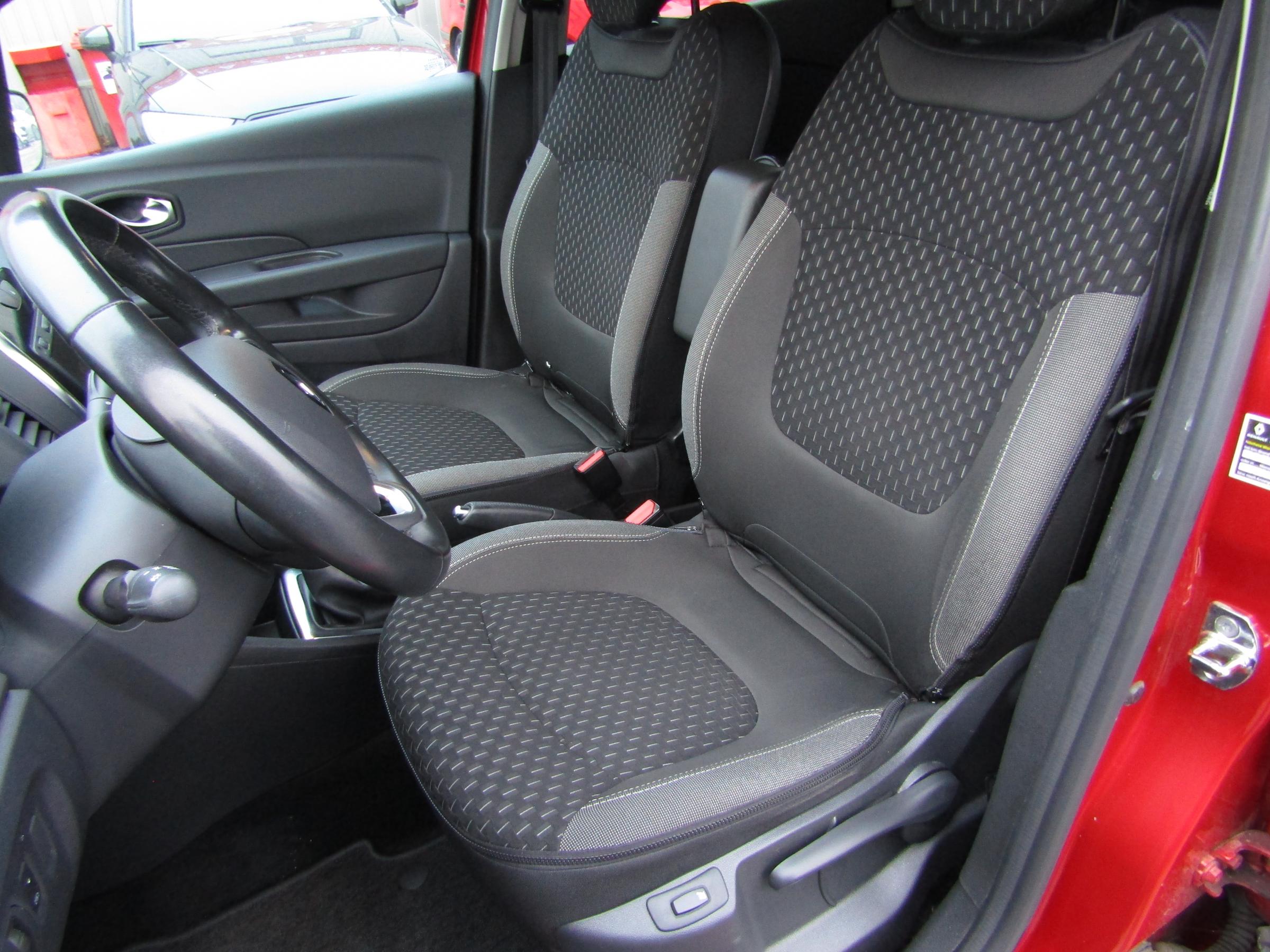 Renault Captur, 2019 - pohled č. 9