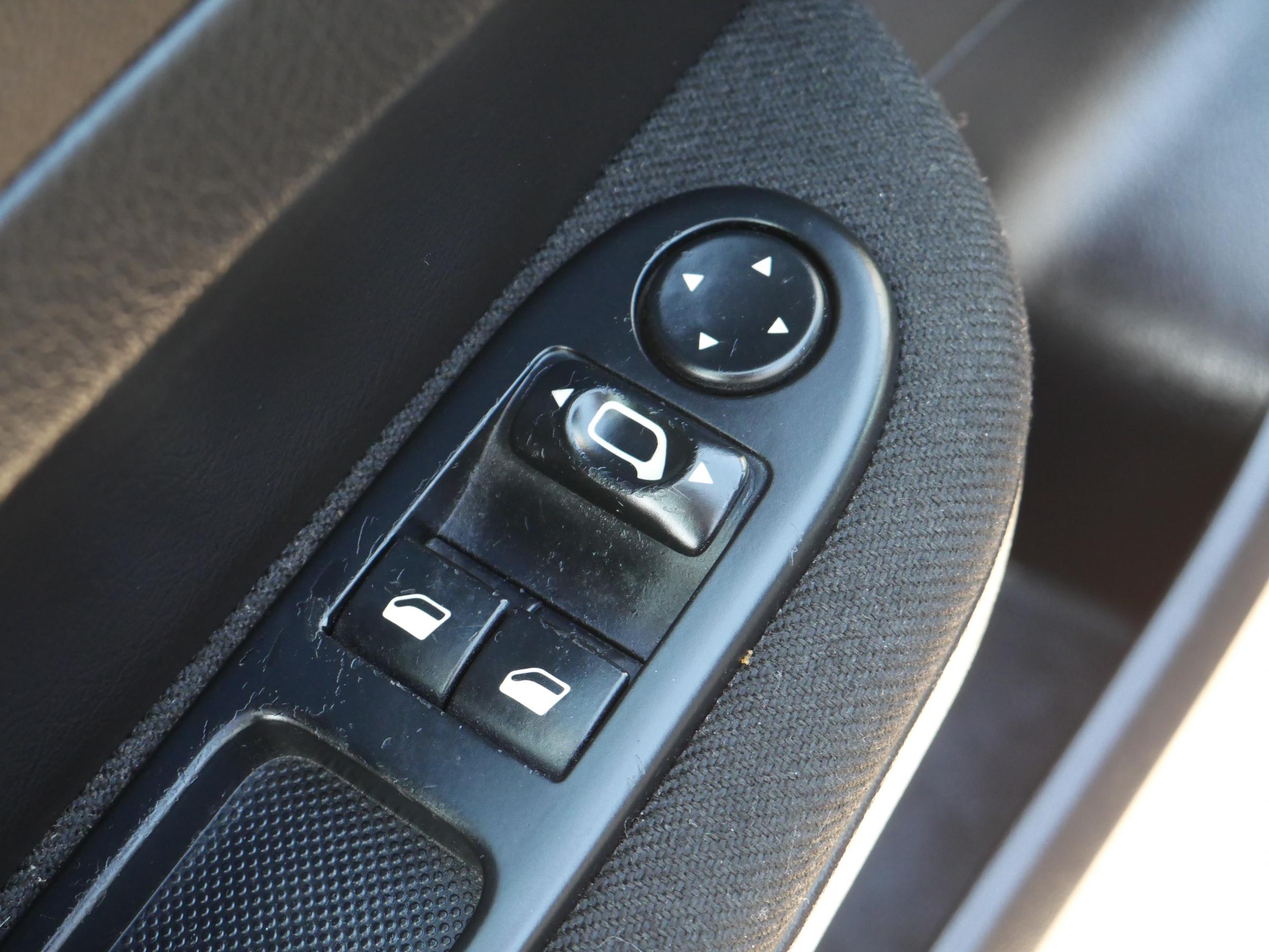 Peugeot 307, 2006 - pohled č. 12