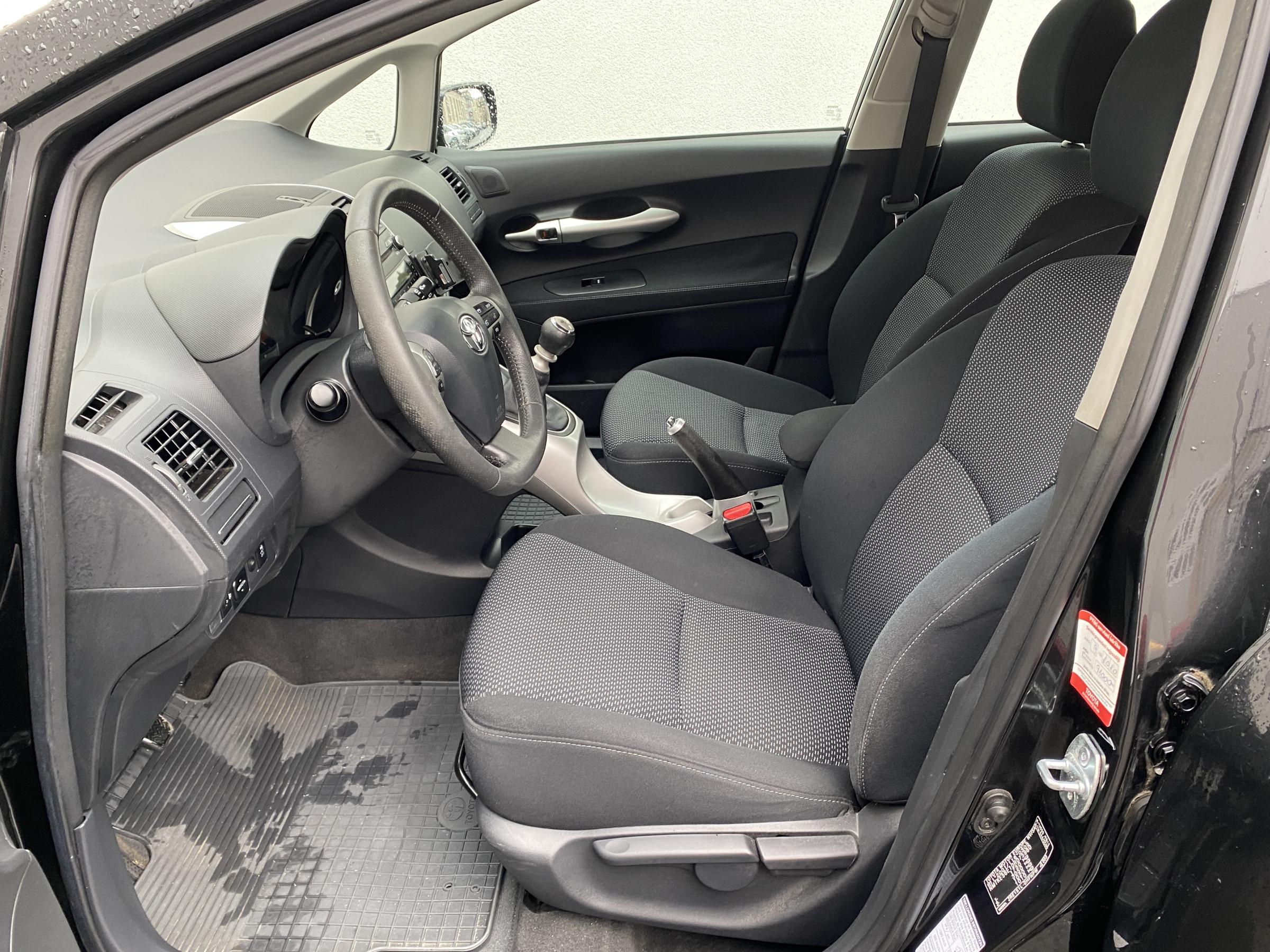 Toyota Auris, 2012 - pohled č. 9