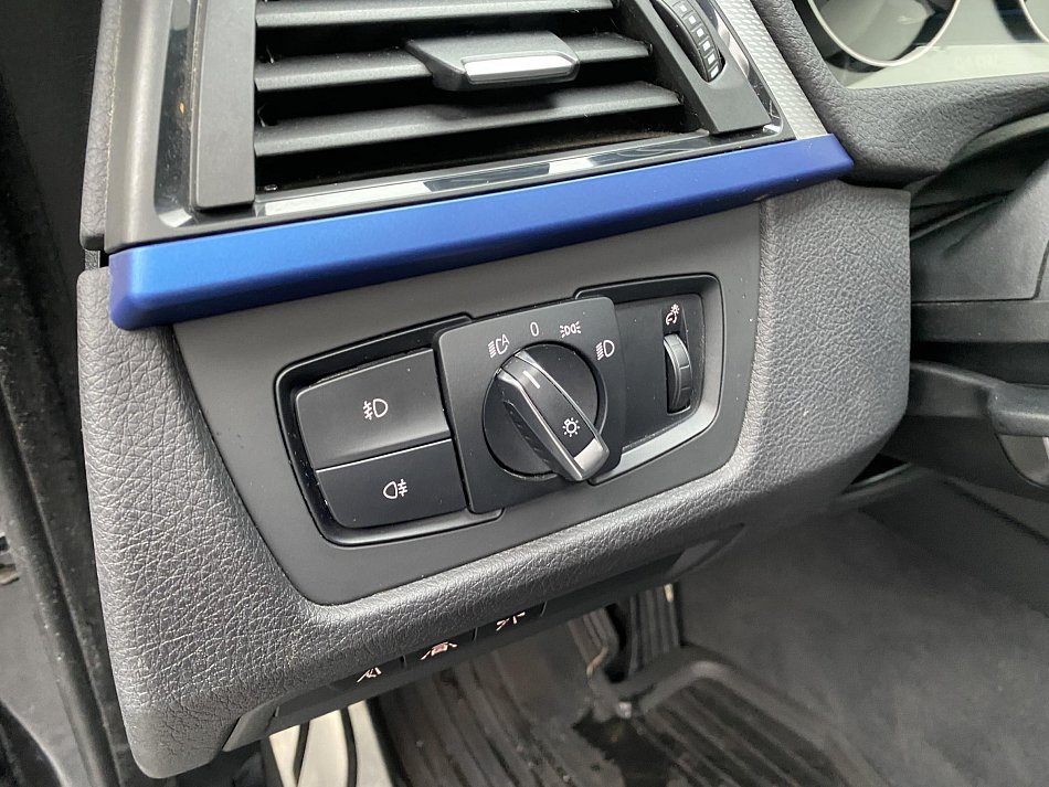 BMW Řada 3 3.0i Sport GT 335i xDrive