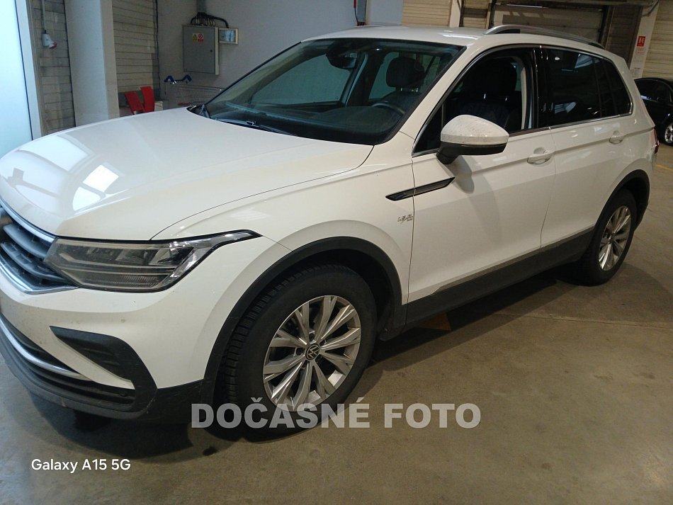 Volkswagen Tiguan 2.0. 