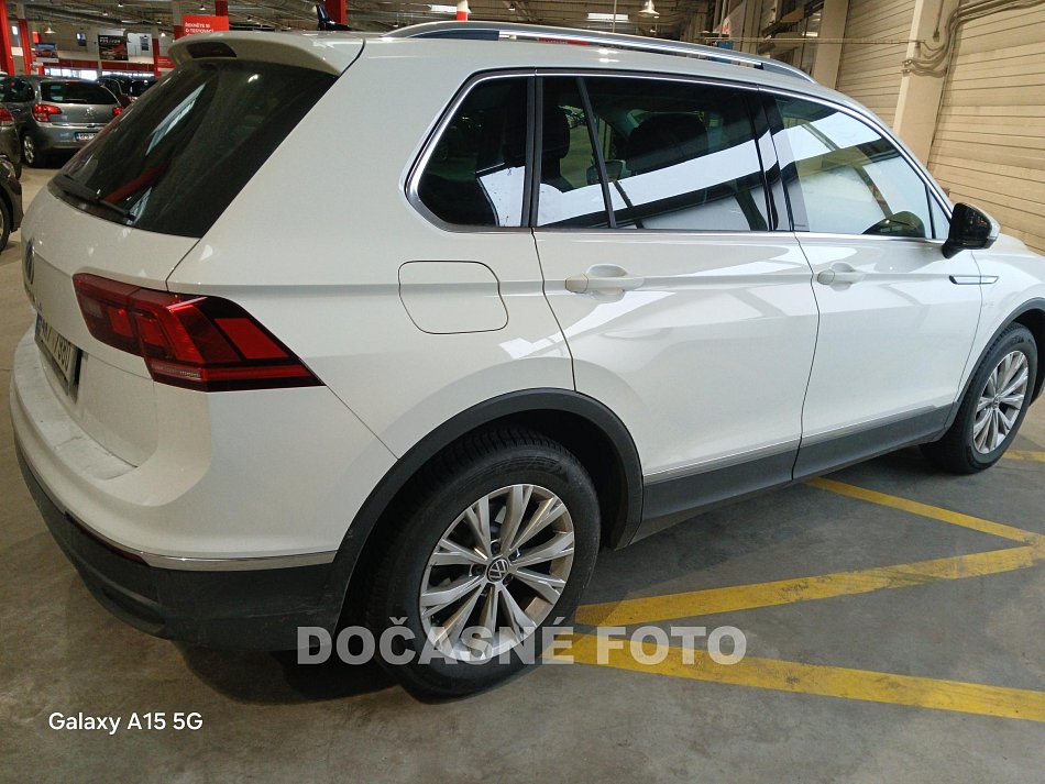 Volkswagen Tiguan 2.0. 