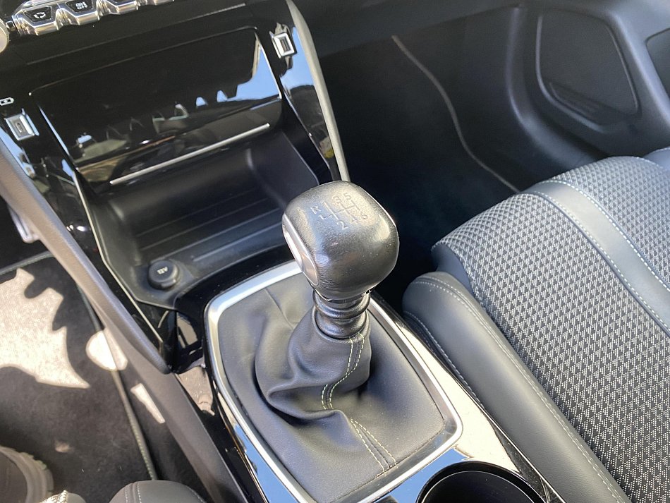 Peugeot 208 1.2 PT GT Line