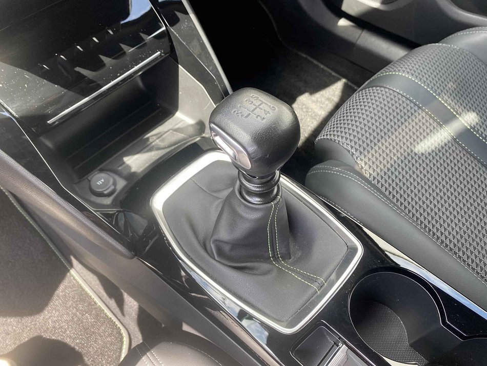 Peugeot 2008 1.2 PT GT