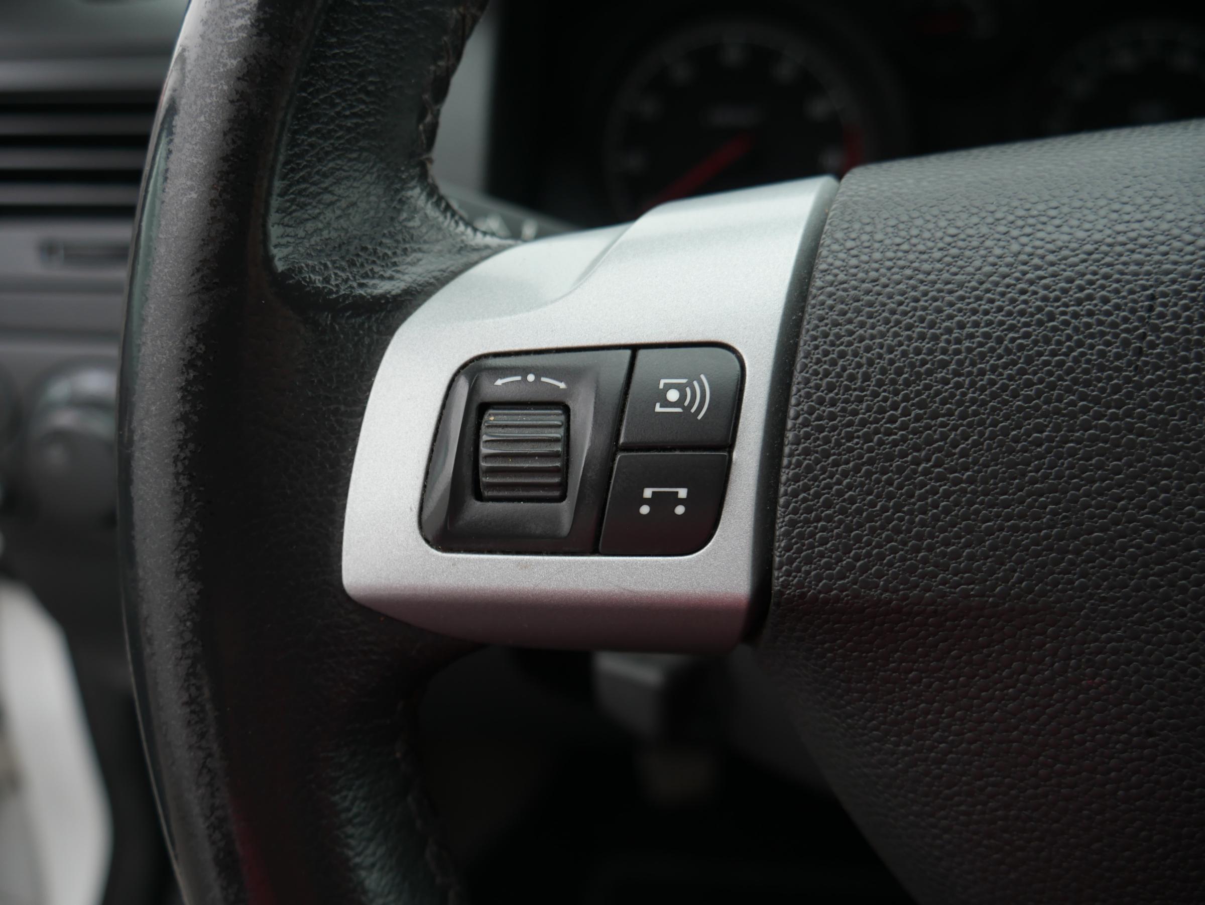 Opel Astra, 2012 - pohled č. 15