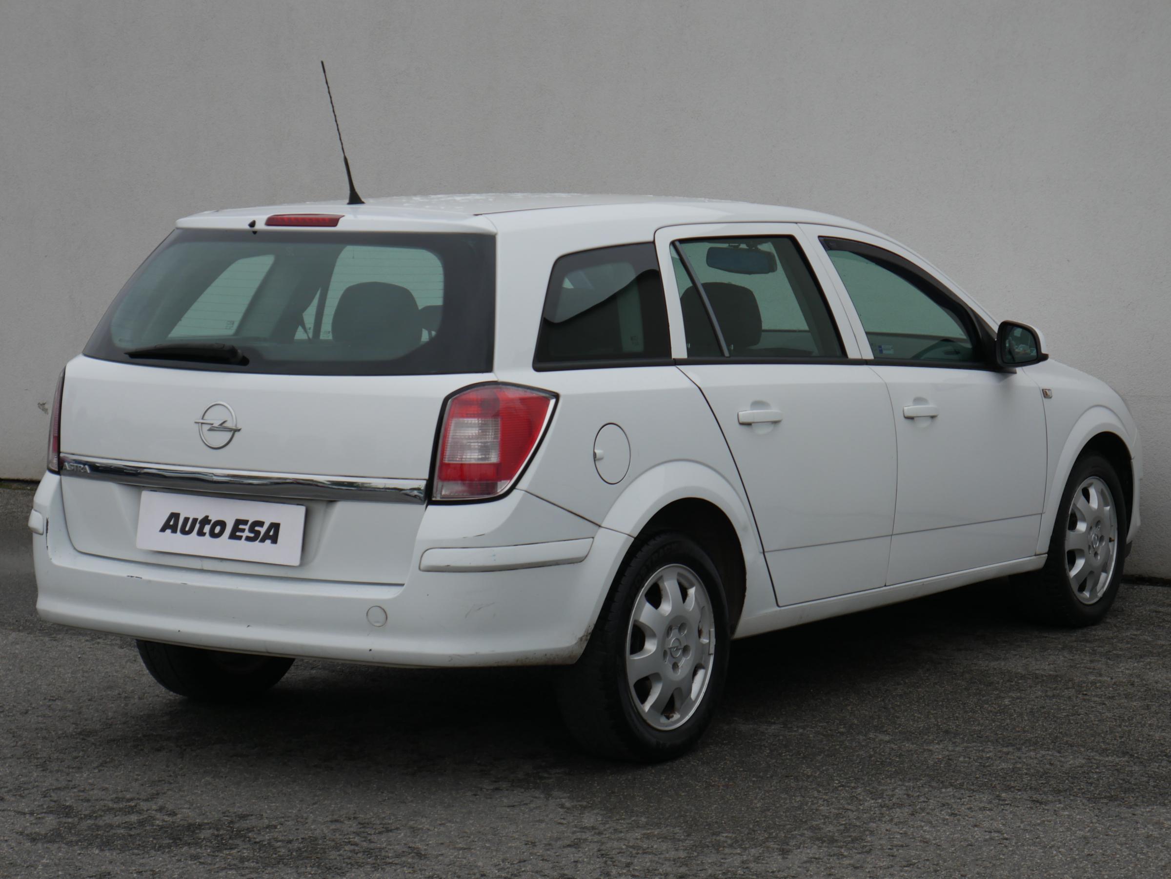 Opel Astra, 2012 - pohled č. 6