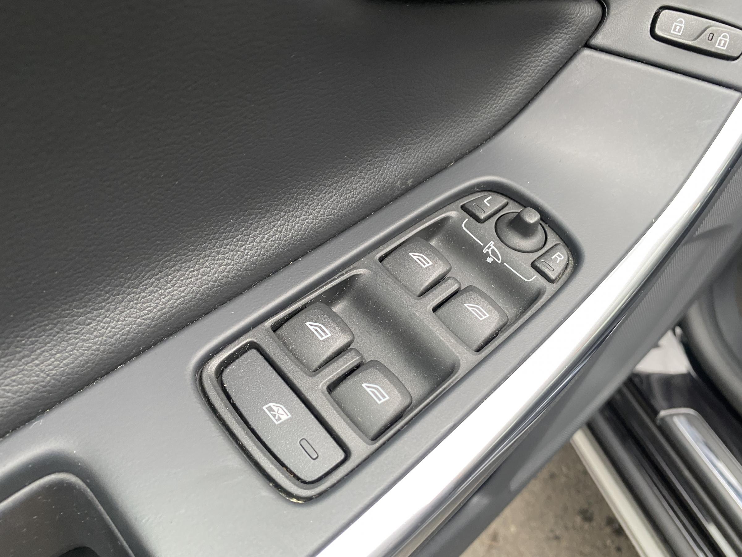 Volvo V60, 2018 - pohled č. 13