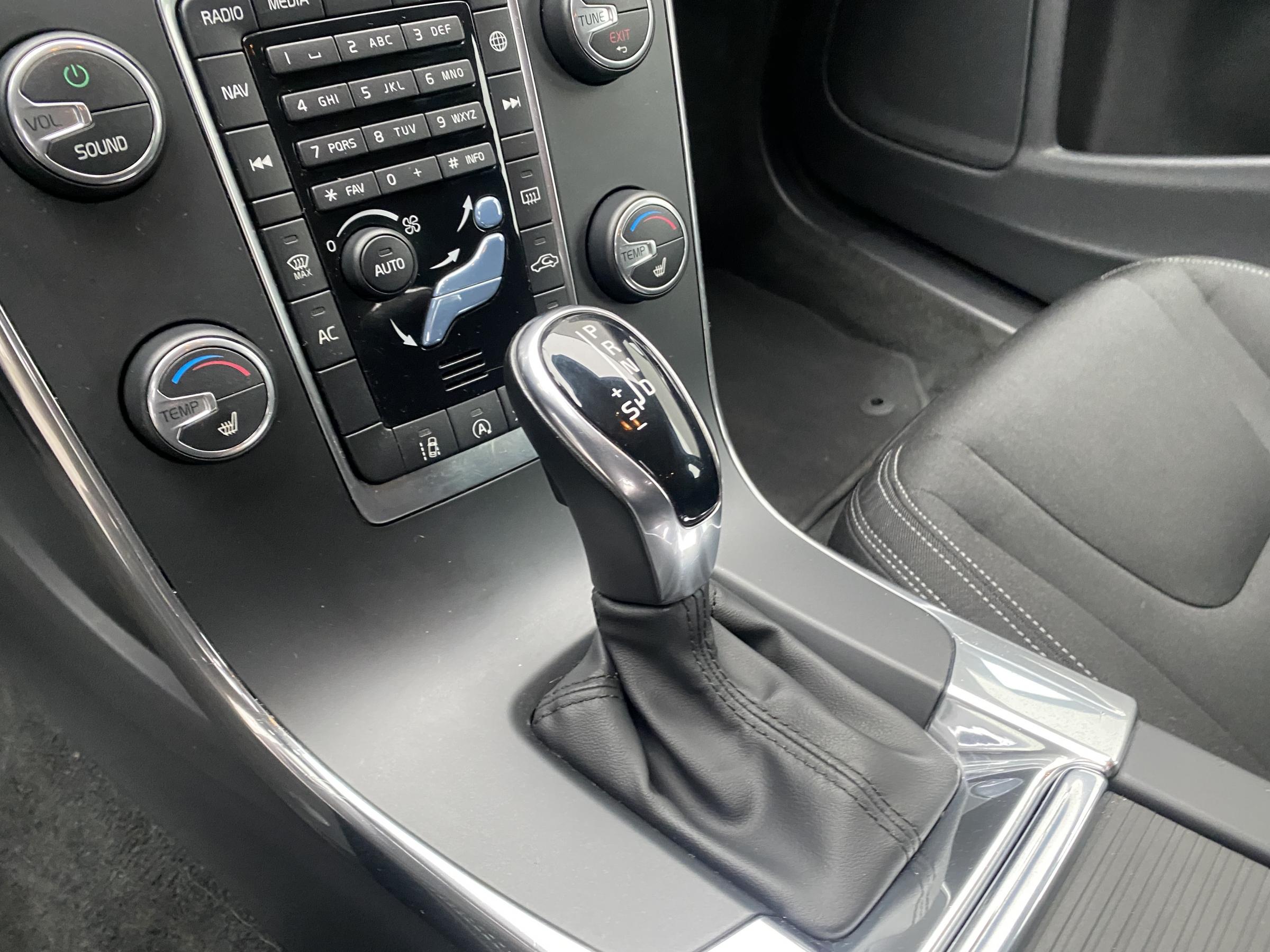 Volvo V60, 2018 - pohled č. 16