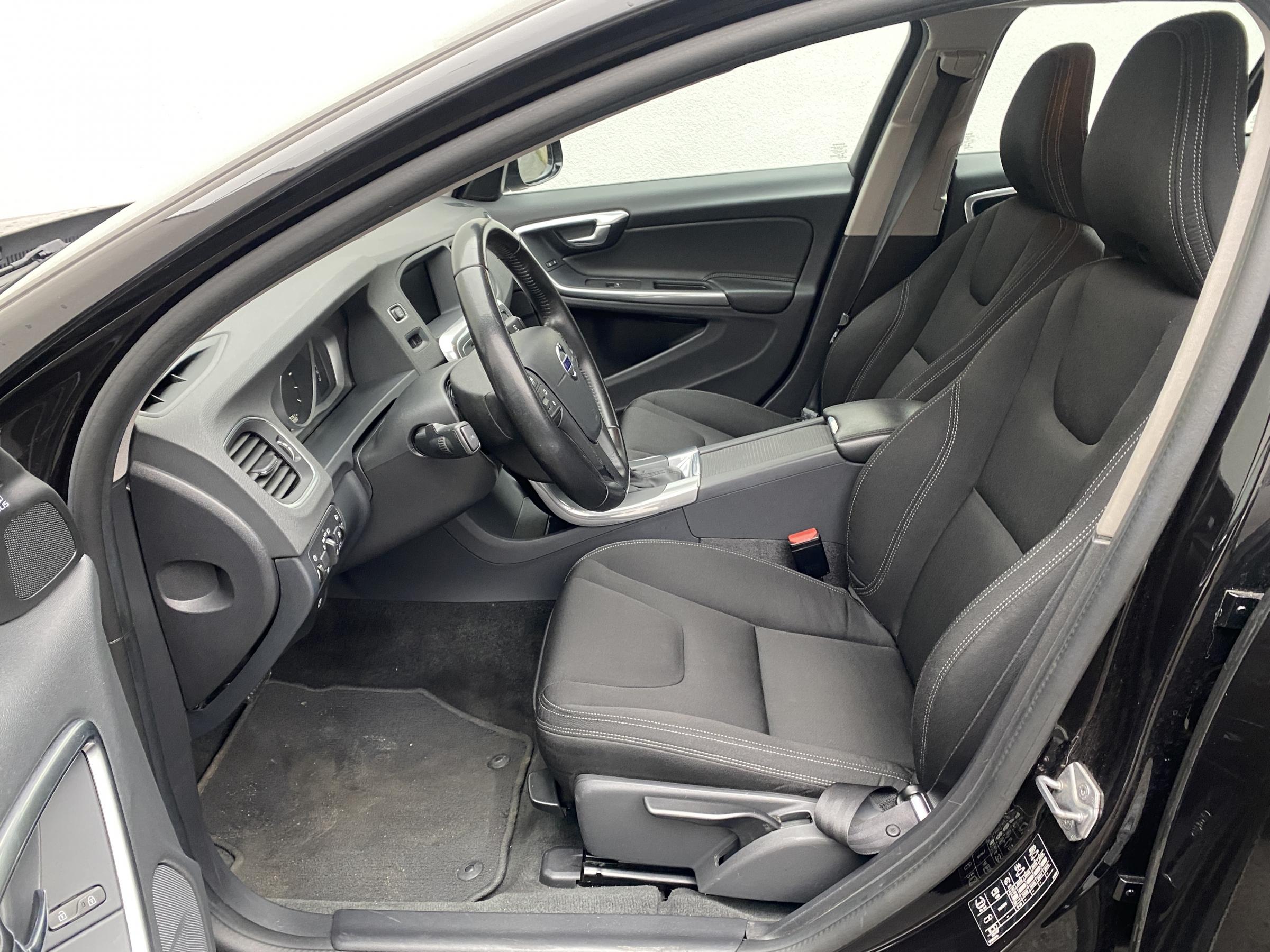 Volvo V60, 2018 - pohled č. 9