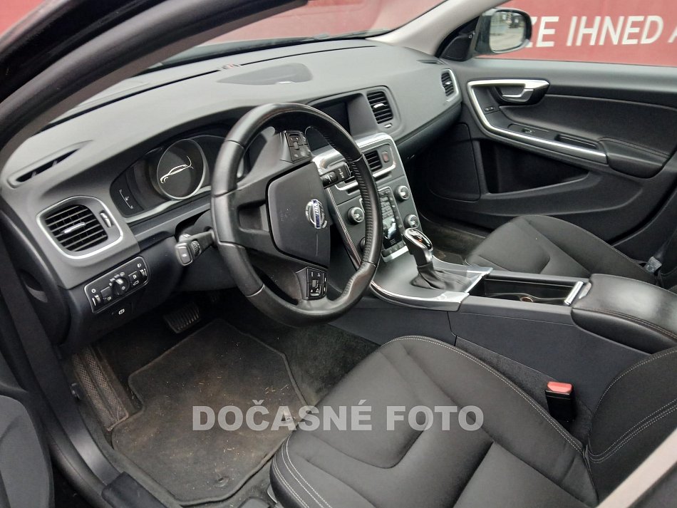 Volvo V60 2.0D 