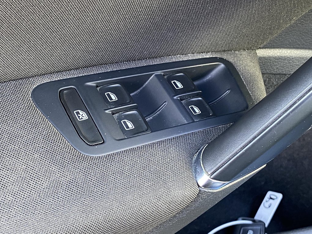 Volkswagen Golf 1.6 TDi Comfortline VII