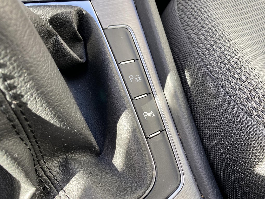 Volkswagen Golf 1.6 TDi Comfortline VII