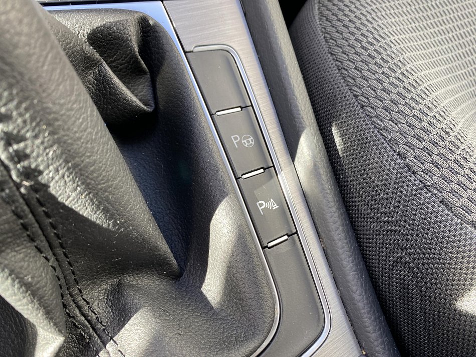 Volkswagen Golf 1.6 TDi Comfortline VII