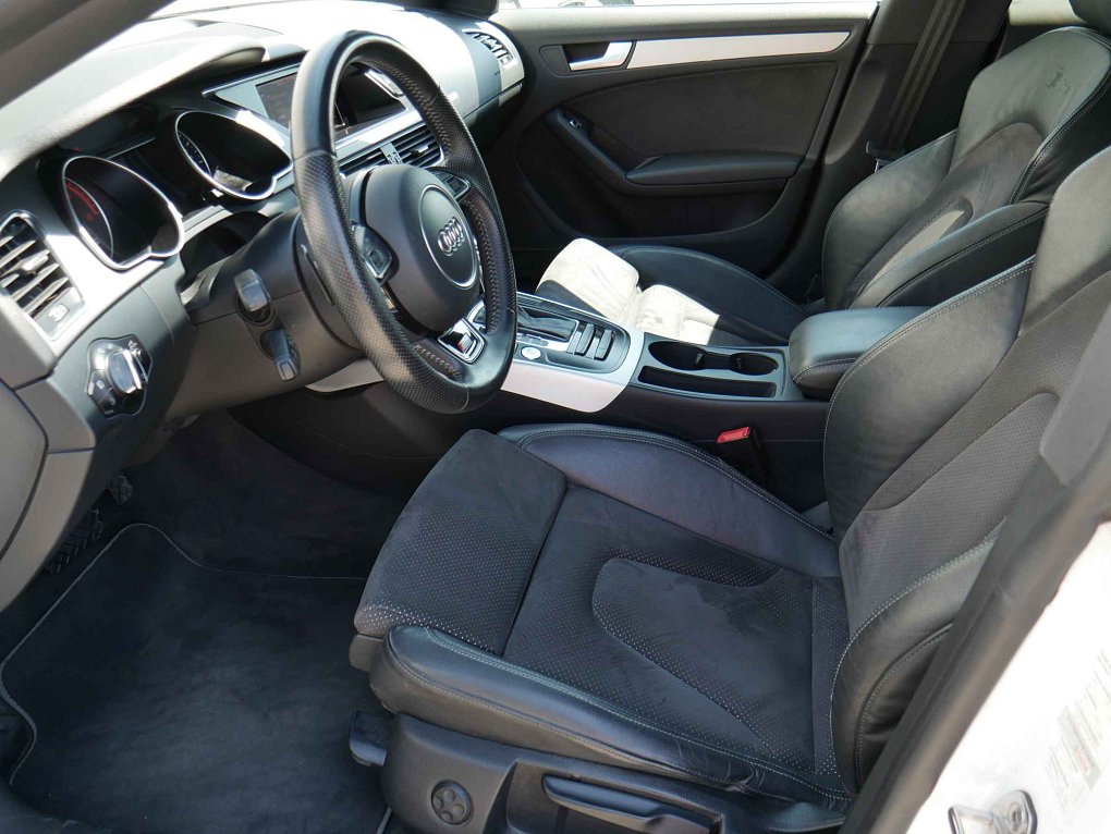Audi A5 2.0TDi S-line Quattro