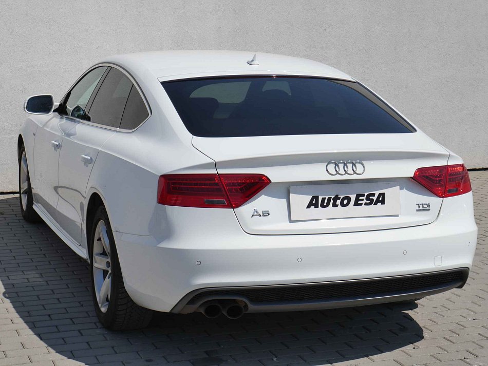Audi A5 2.0TDi S-line Quattro
