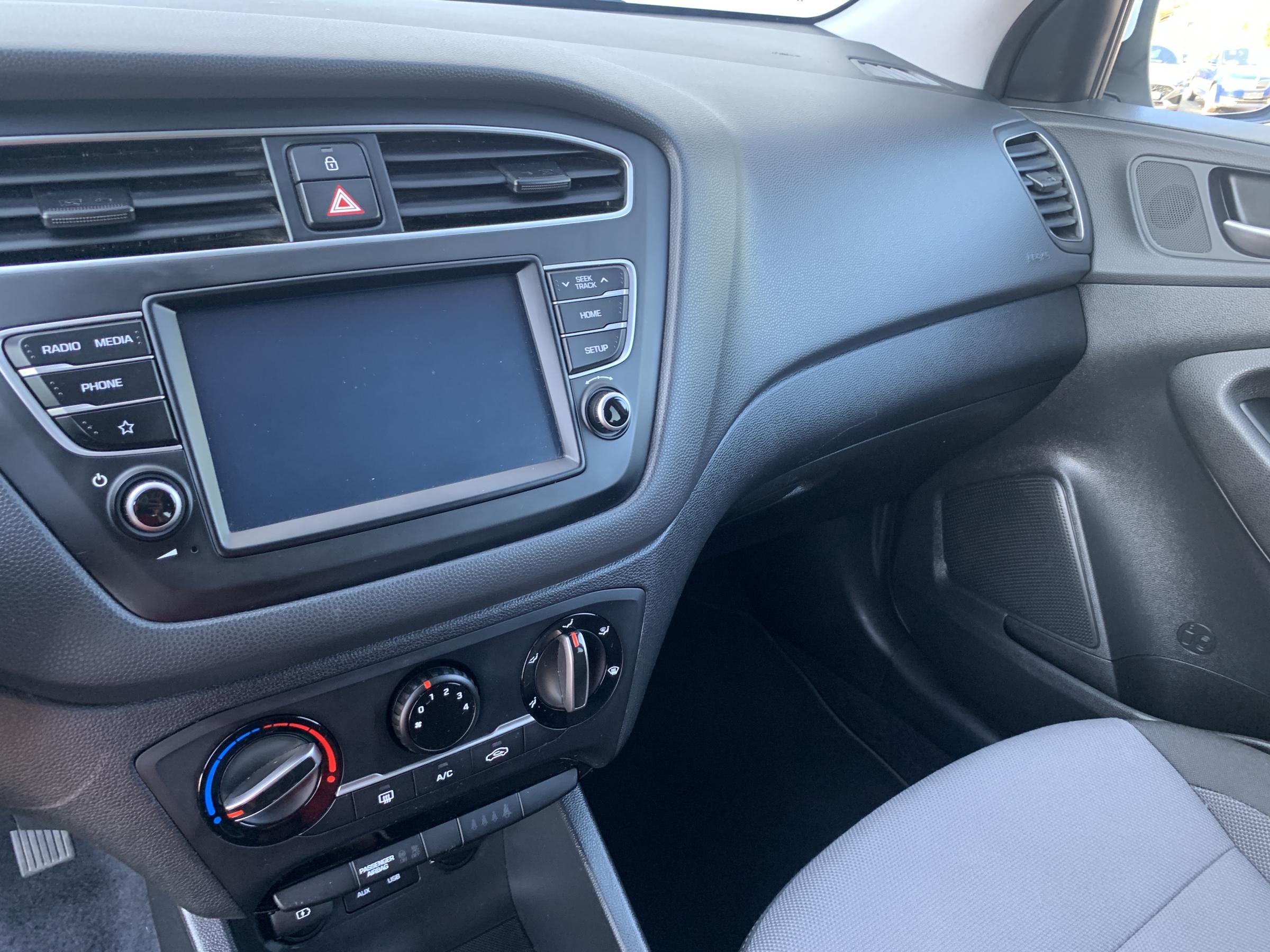 Hyundai i20, 2018 - pohled č. 14