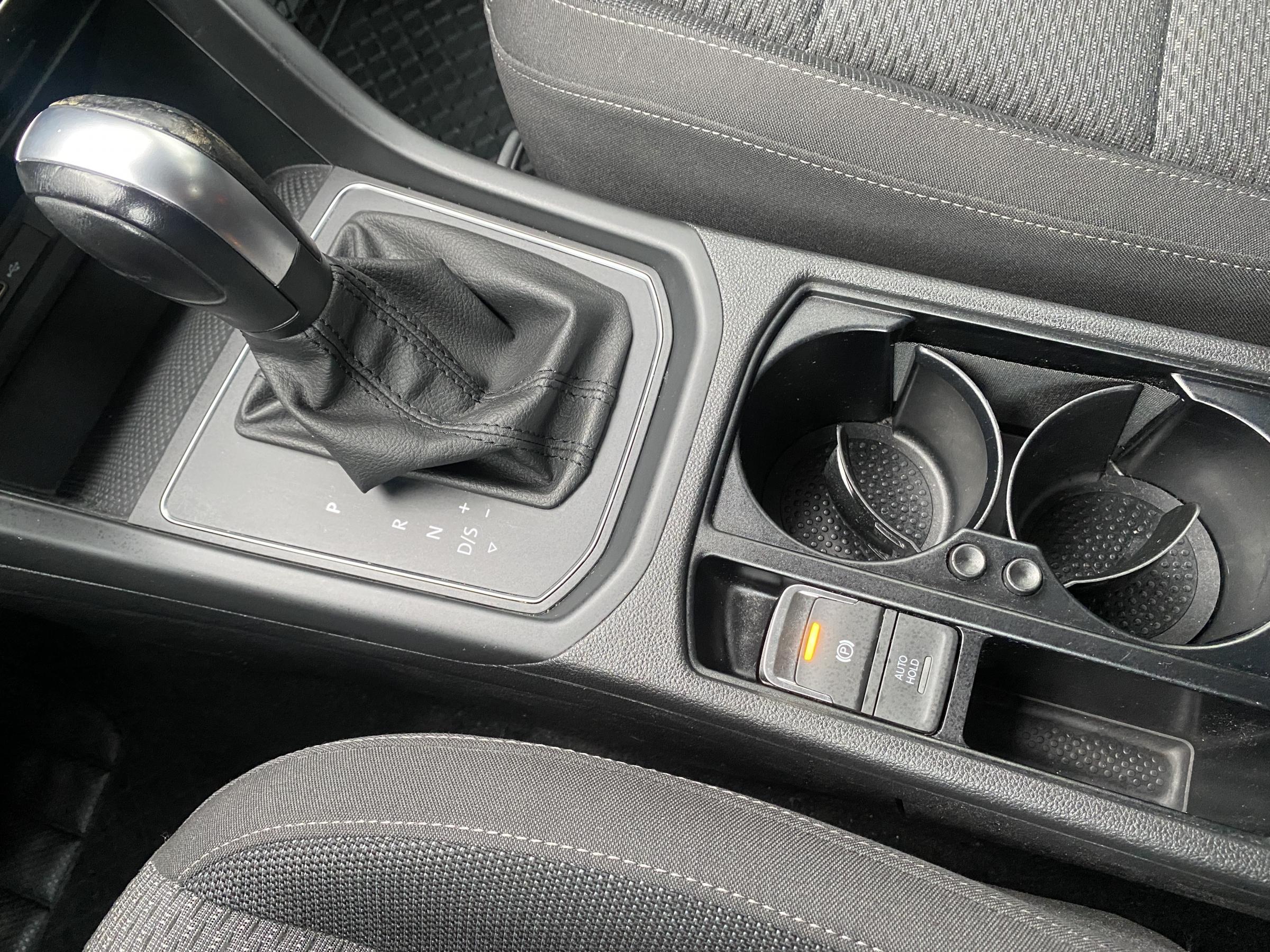 Volkswagen Touran, 2021 - pohled č. 14