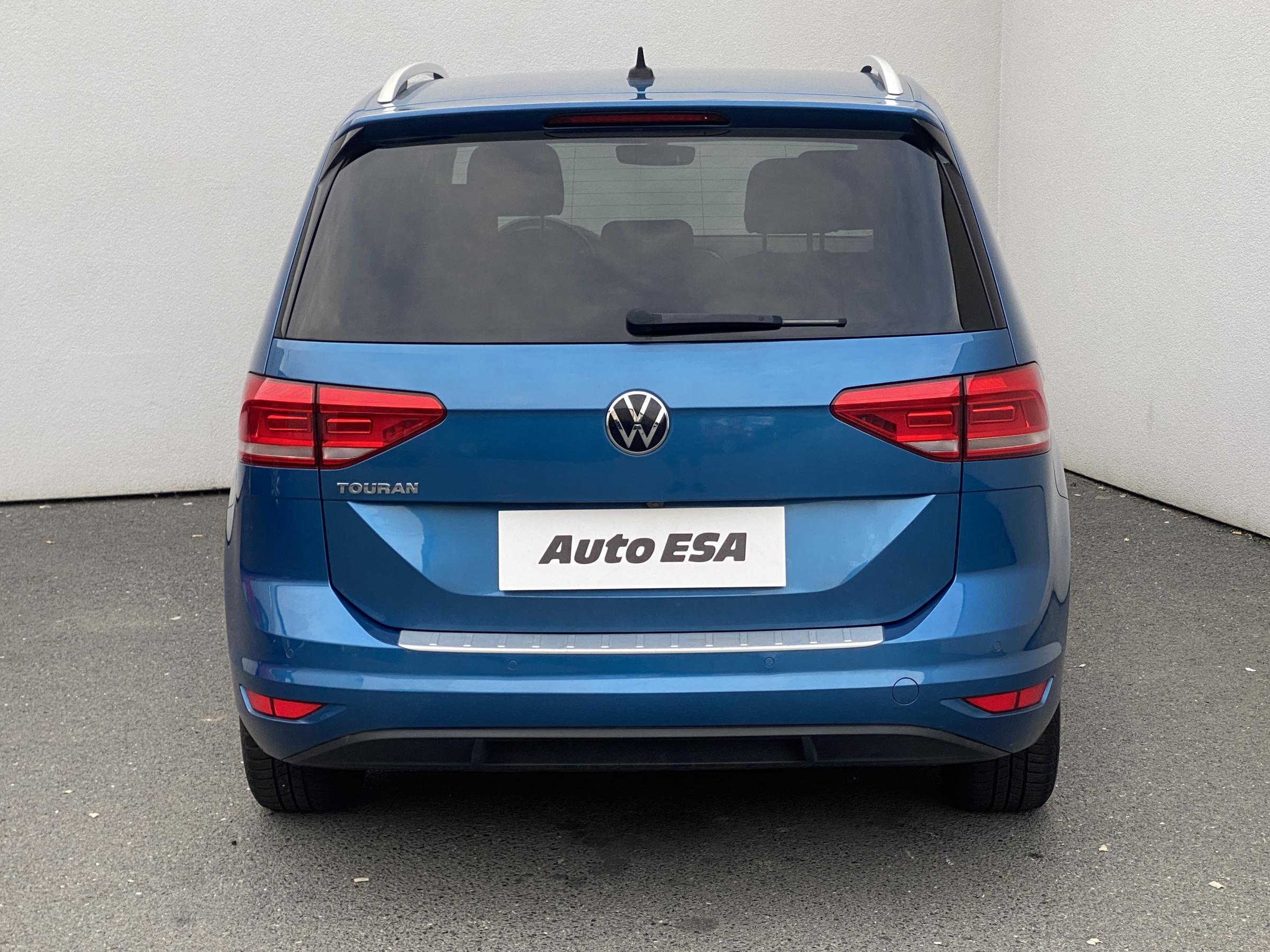 Volkswagen Touran, 2021 - pohled č. 5