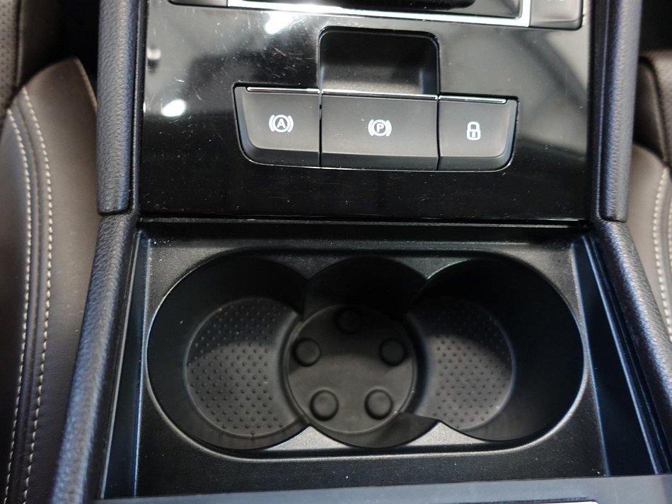 Škoda Superb III 2.0 TDi L&K