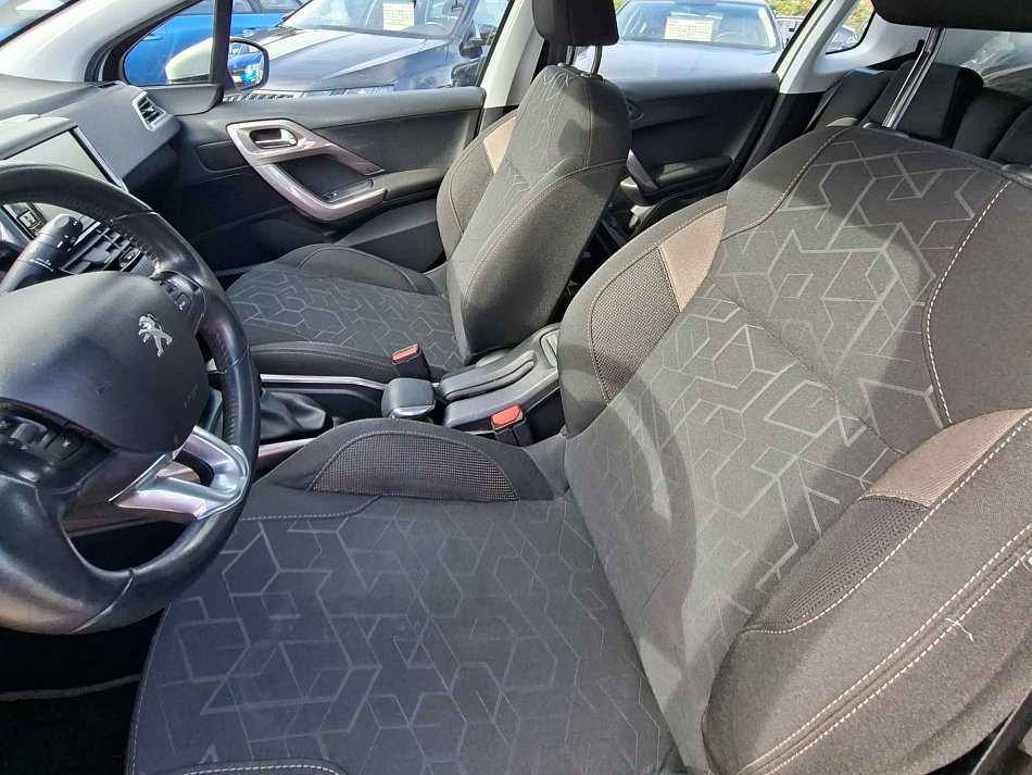 Peugeot 2008 1.2PT 
