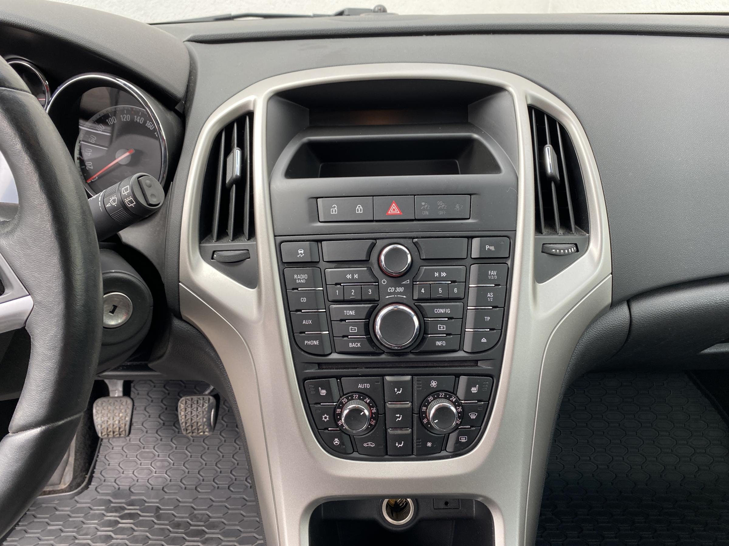 Opel Astra, 2013 - pohled č. 10