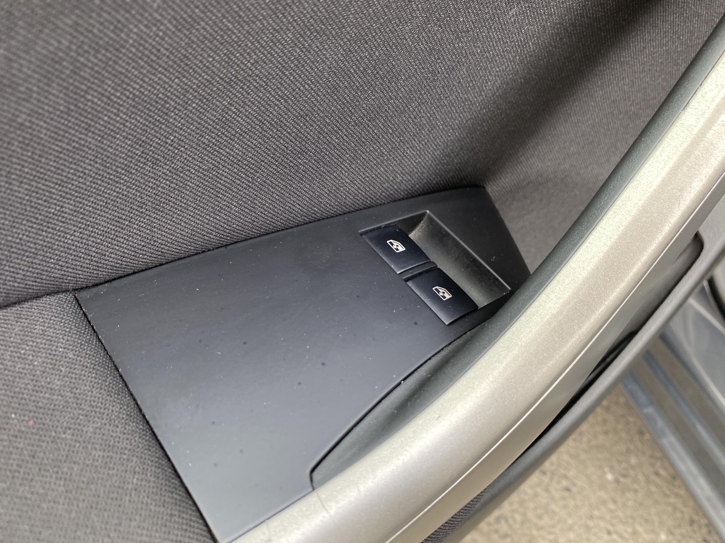 Opel Astra, 2013 - pohled č. 13